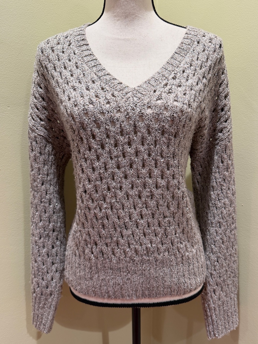 White House Black Market Beige Open-Knit V-Neck Sweater Sequins Medium
